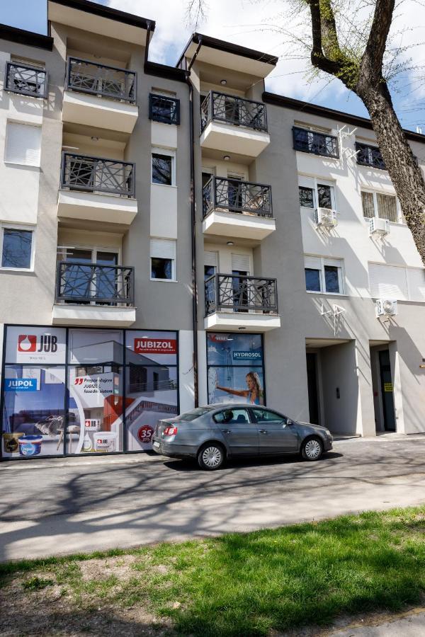 Apartman Miluro Apartamento Subotica Exterior foto